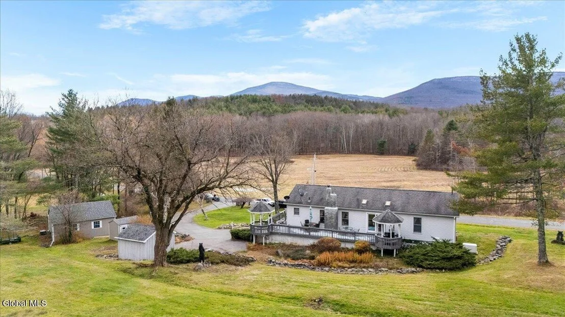 Photo of 858 Stone Bridge Road