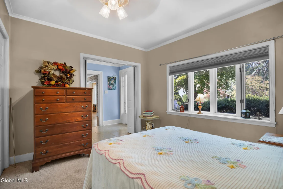 Photo of 820 Central Parkway