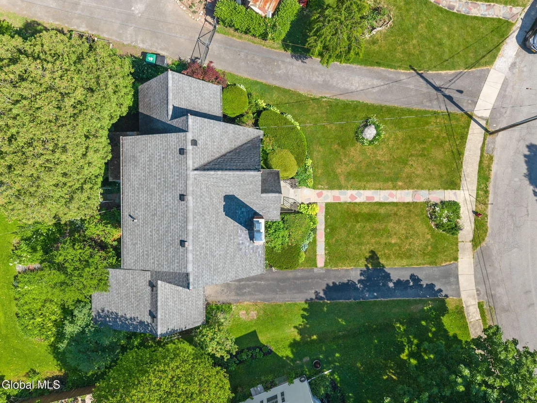 Photo of 122 Clinton Circle