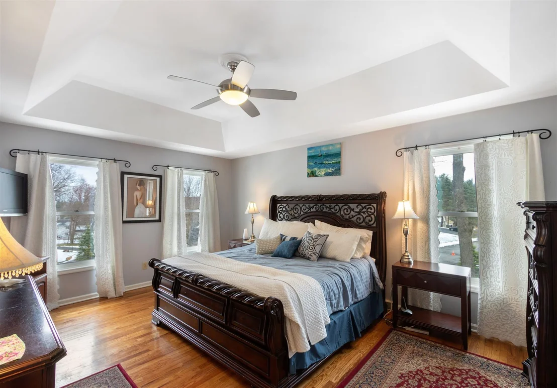 Photo of 54 OAK TREE Lane