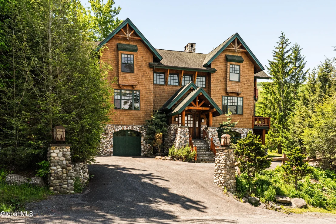 Photo of 6 White Way