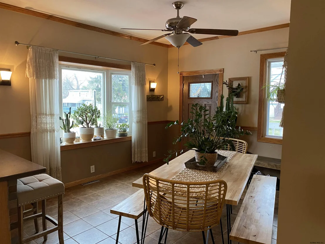 Photo of 132 OREGON Avenue
