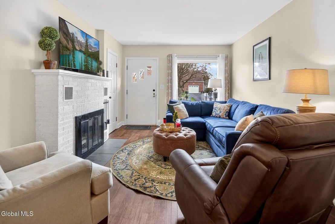 Photo of 32 Puritan Drive