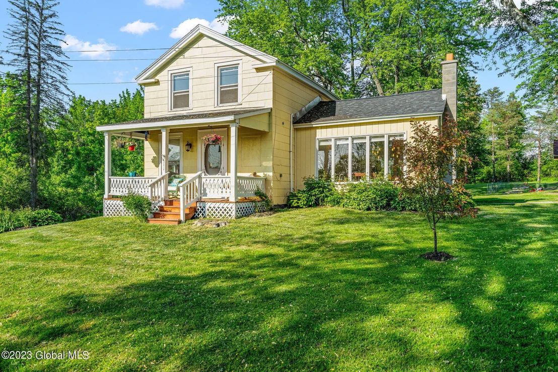 Photo of 207 Maple Avenue