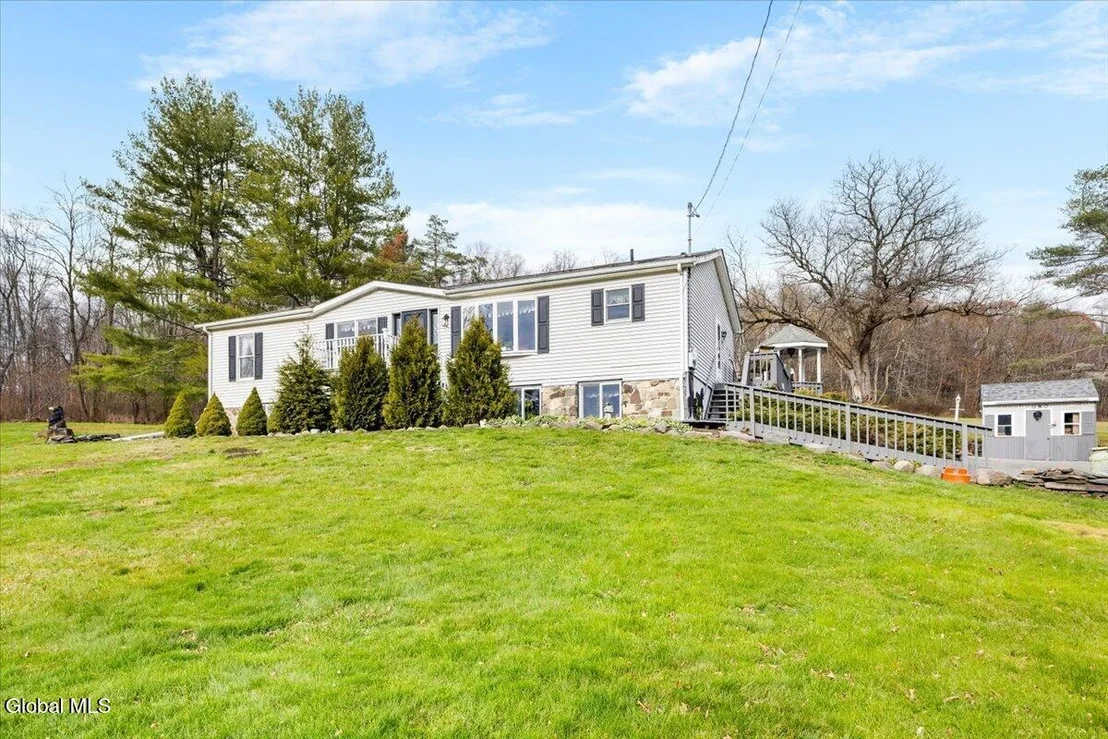 Photo of 858 Stone Bridge Road