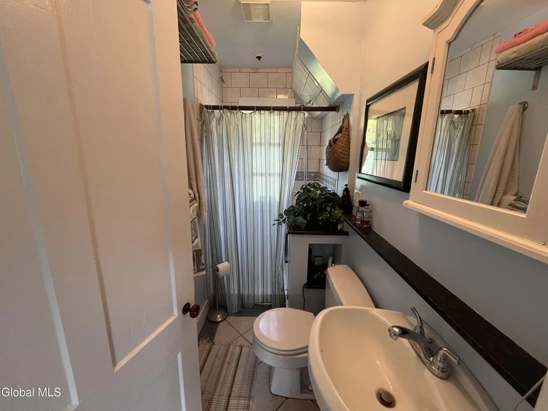 Photo of 675 Creek Road