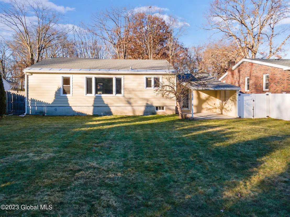 Photo of 41 Bayberry Road