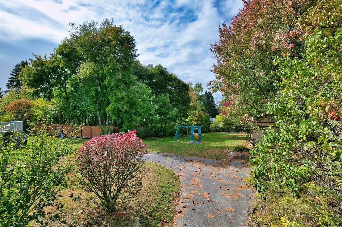 Photo of 286 BLOOMINGROVE Drive