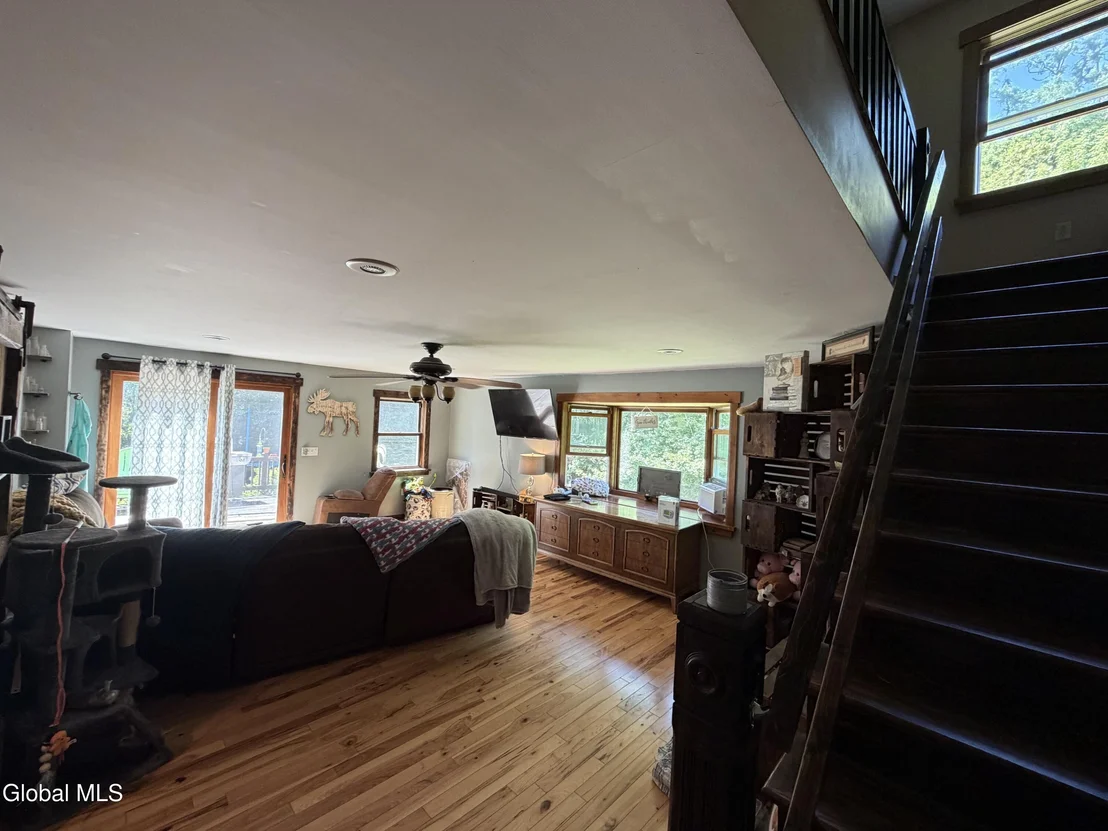 Photo of 24 Lakeview Avenue