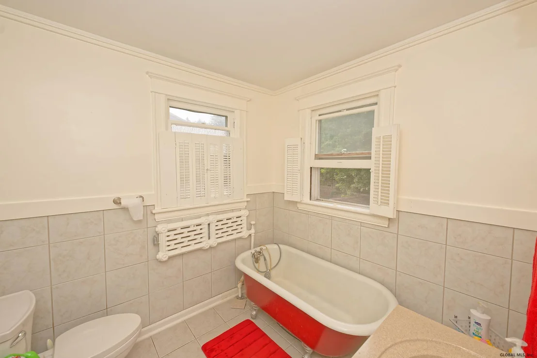 Photo of 115 1ST Street