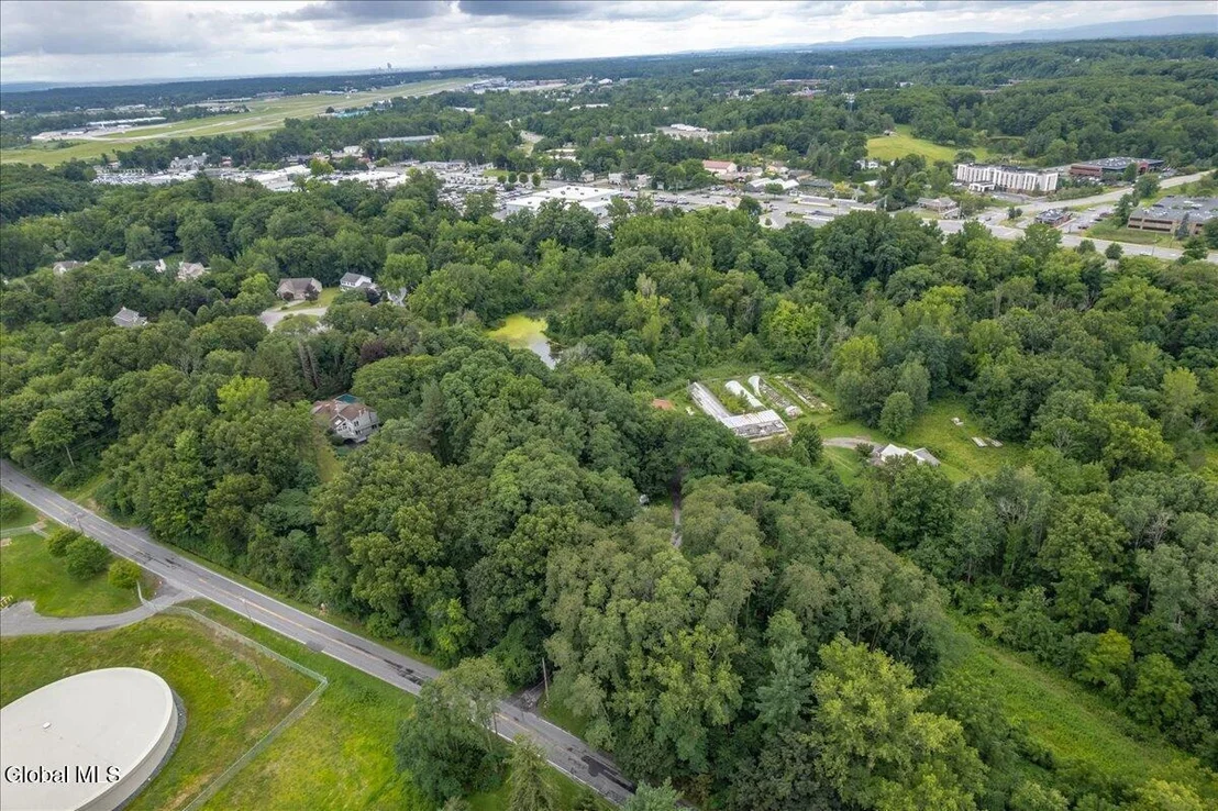 Photo of 4070 River Road