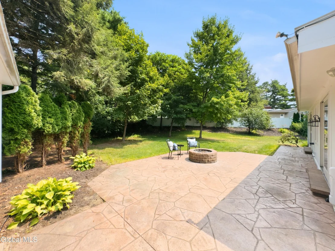 Photo of 5 Beaver Pond Road