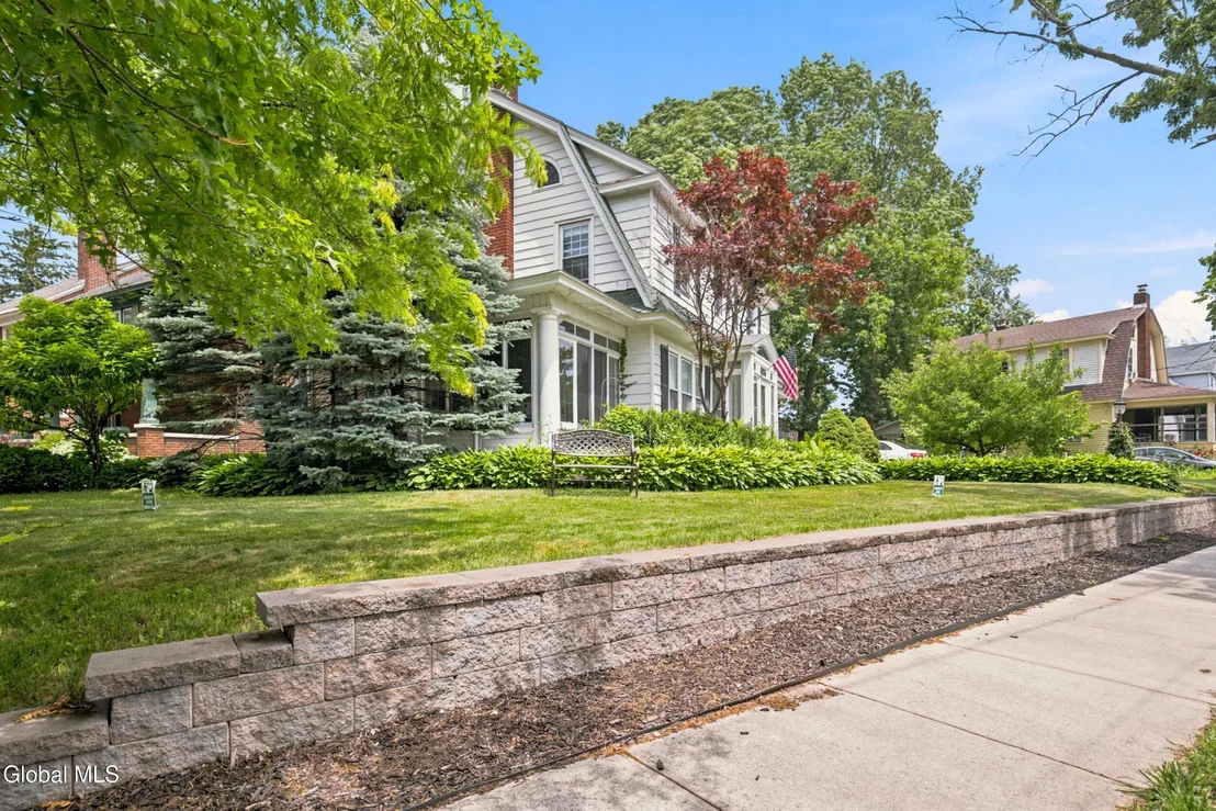 Photo of 1355 Union Street