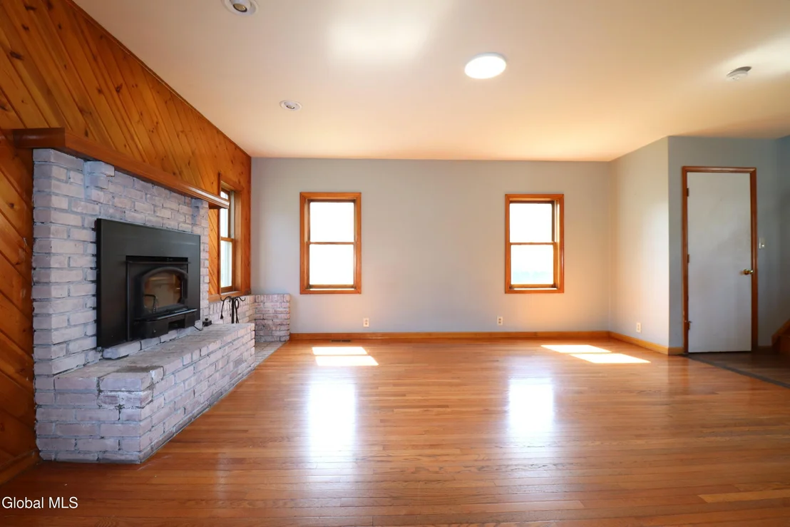 Photo of 319 Melrose Street