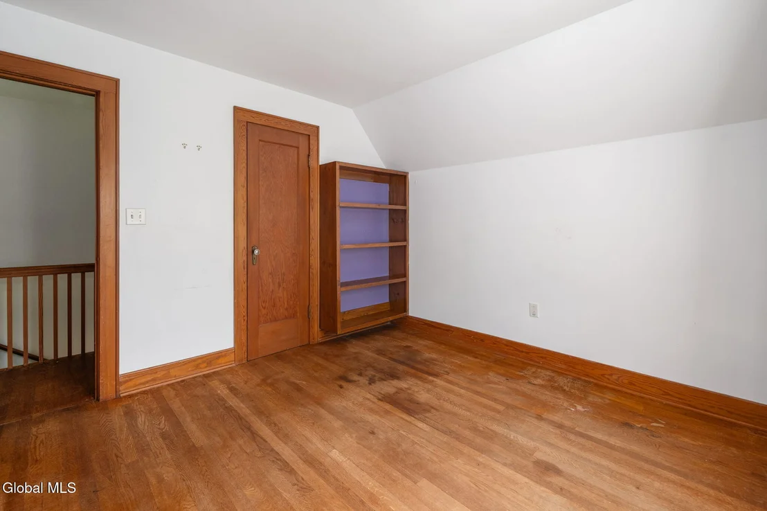 Photo of 122 Clinton Circle