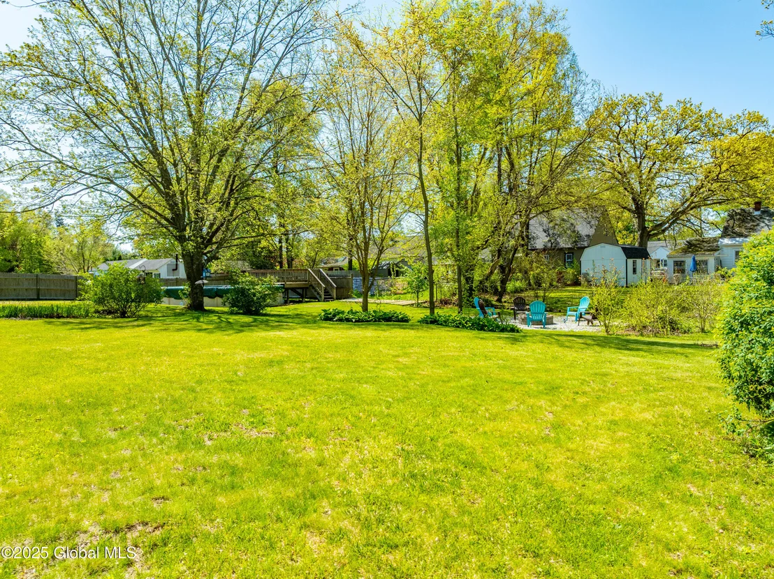 Photo of 2081 Chepstow Road