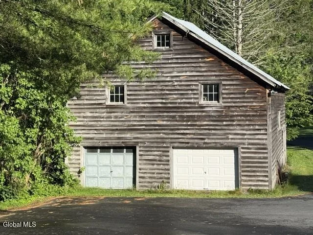 Photo of 28 Starcrest Drive