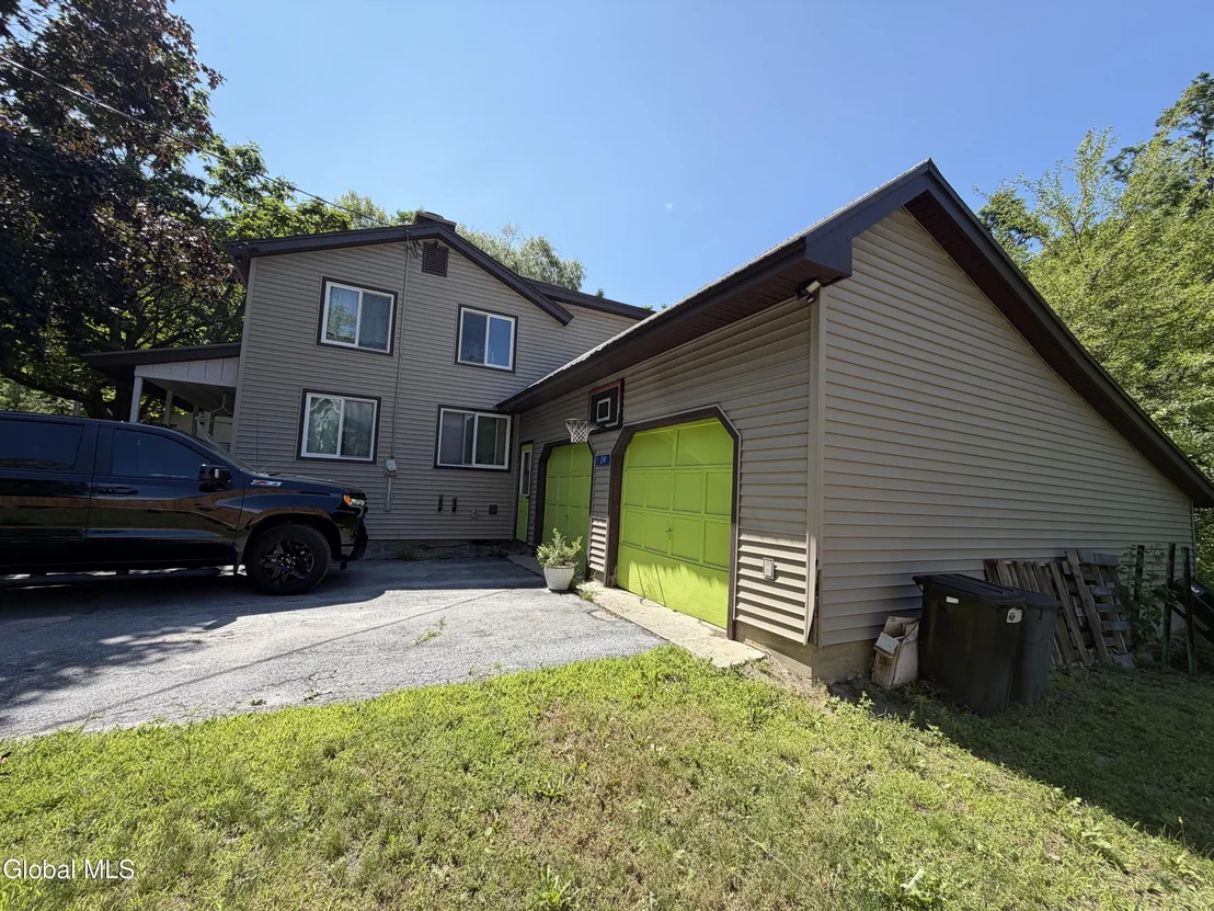 Photo of 24 Lakeview Avenue