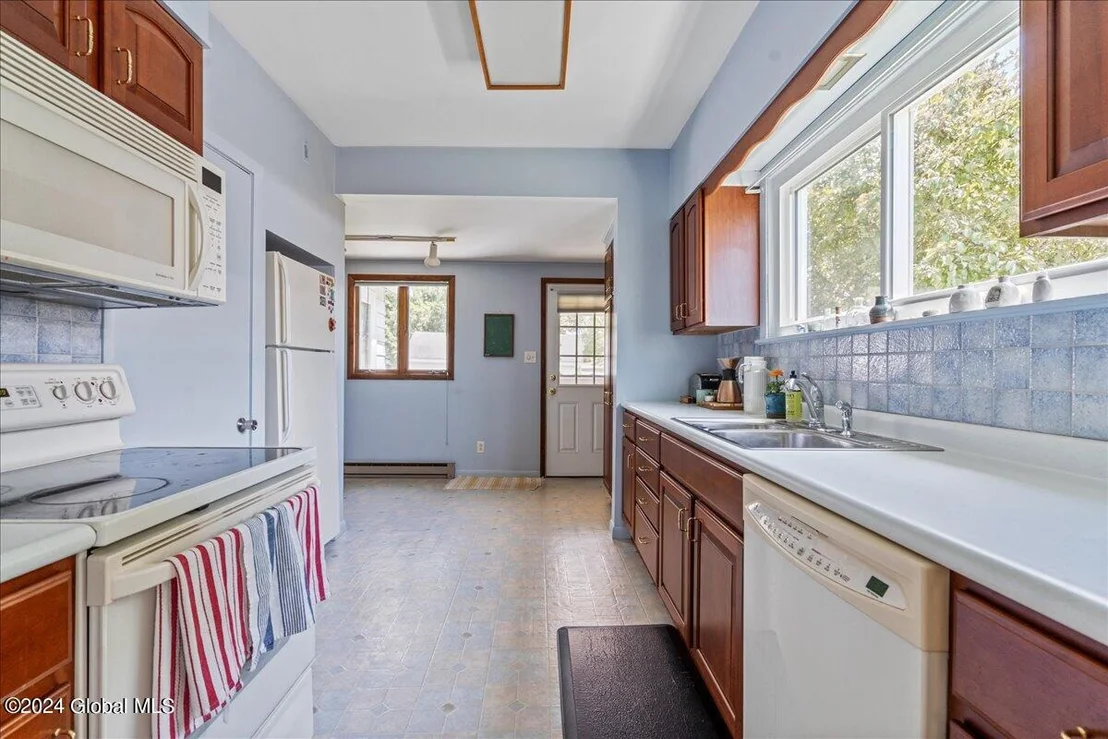 Photo of 1102 Baker Avenue