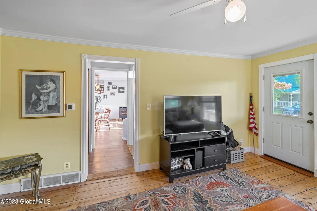 Photo of 207 Maple Avenue