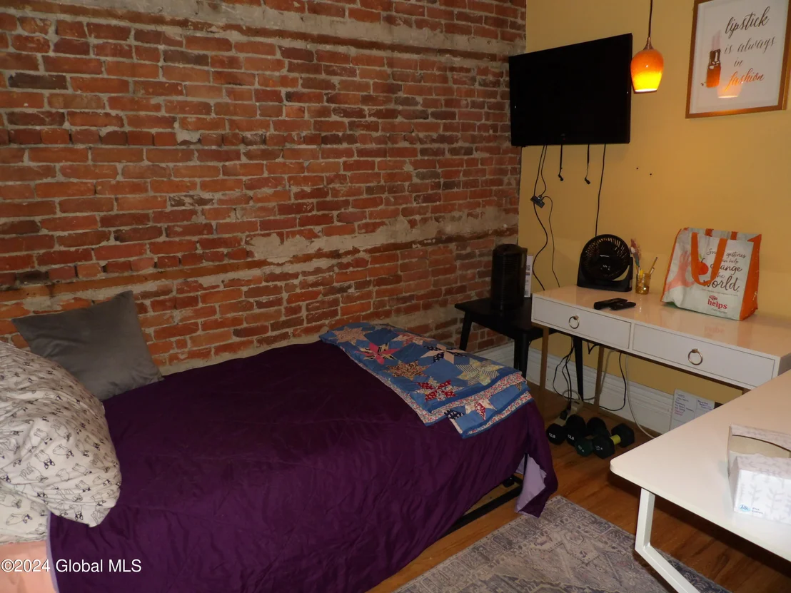 Photo of 128 Mohawk Street