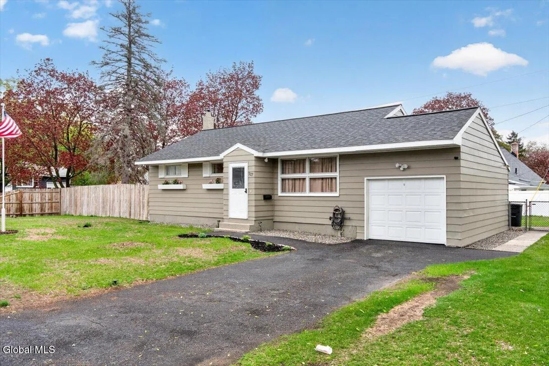 Photo of 117 Locust Park
