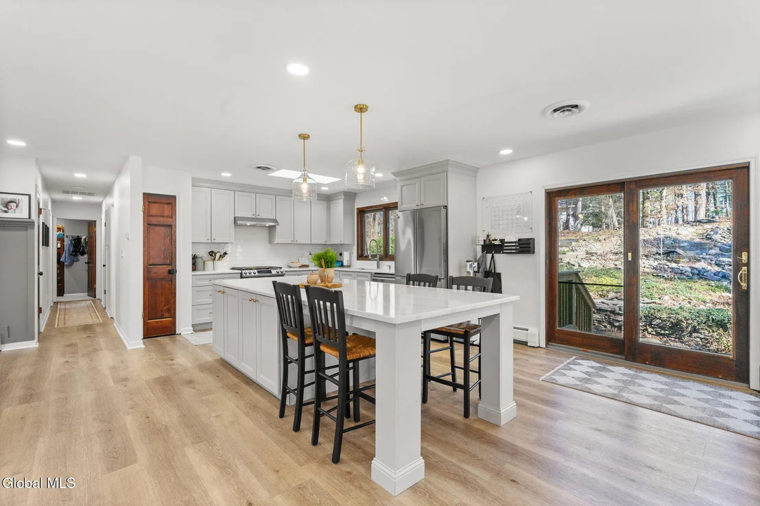 Photo of 19 Crown Point