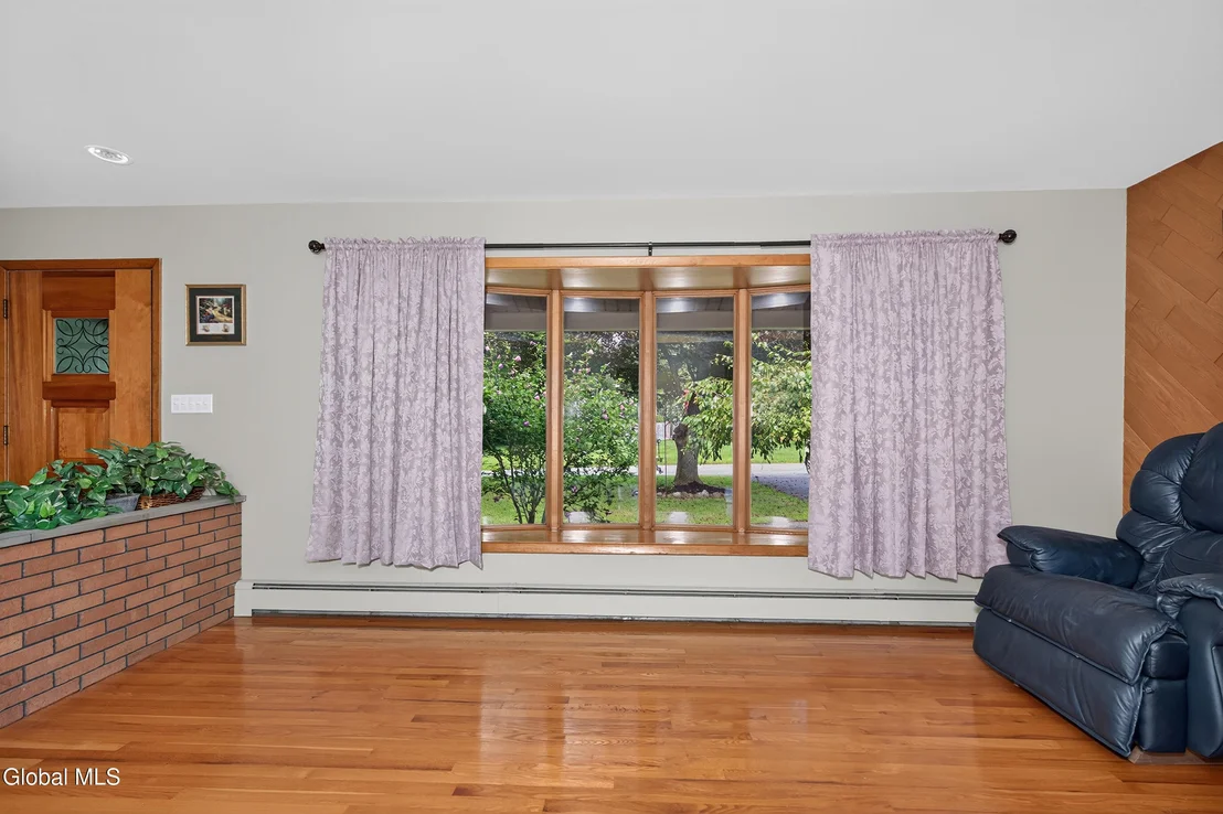 Photo of 137 Mammoth Spring Road