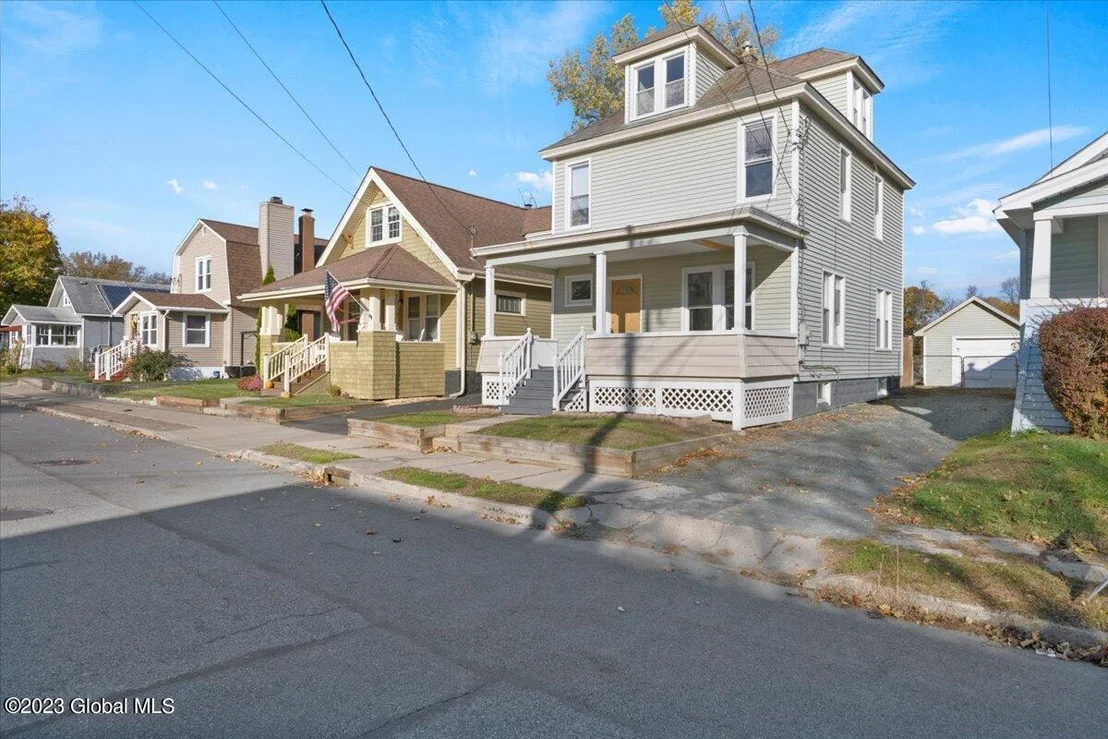 Photo of 160 6th Street