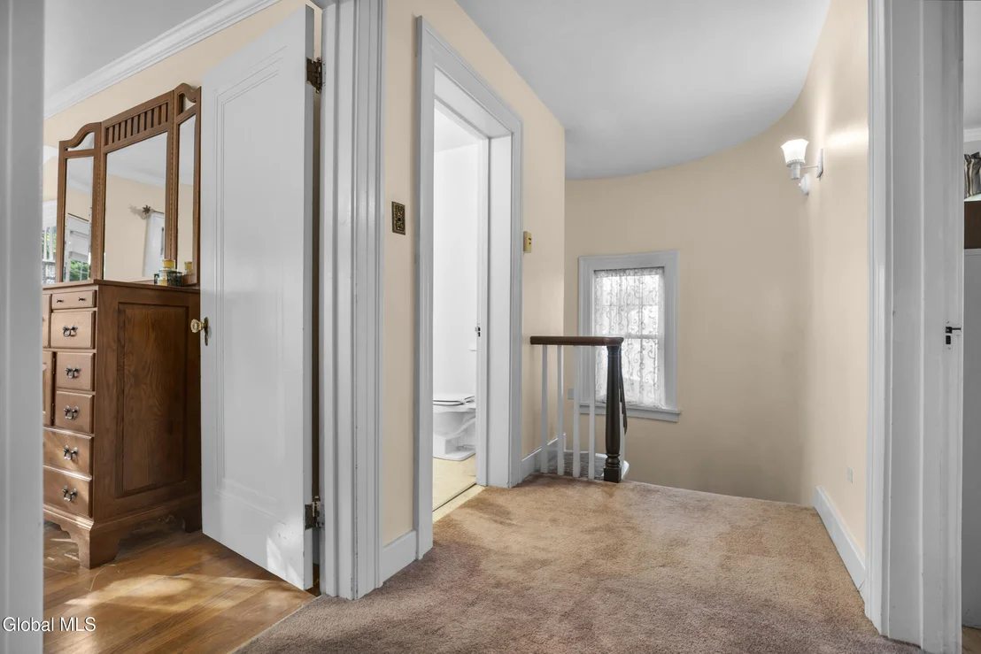 Photo of 820 Central Parkway