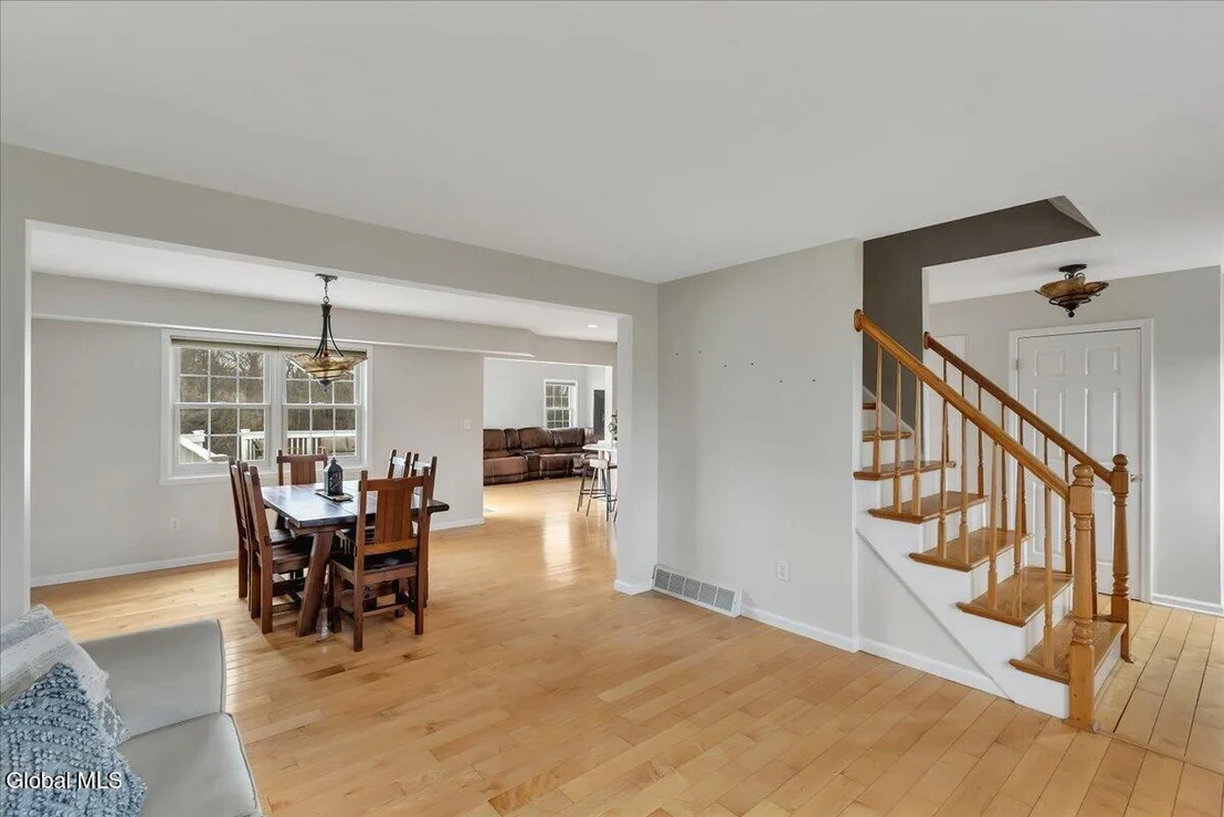 Photo of 128 Horizon Boulevard
