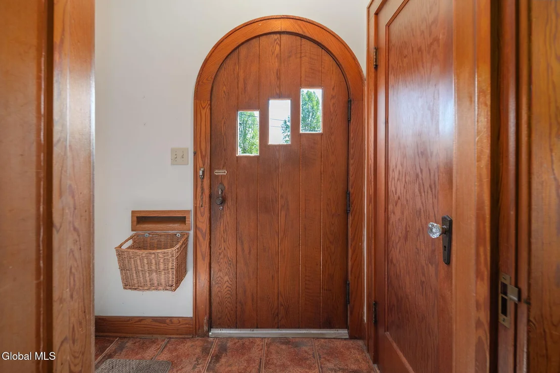 Photo of 122 Clinton Circle