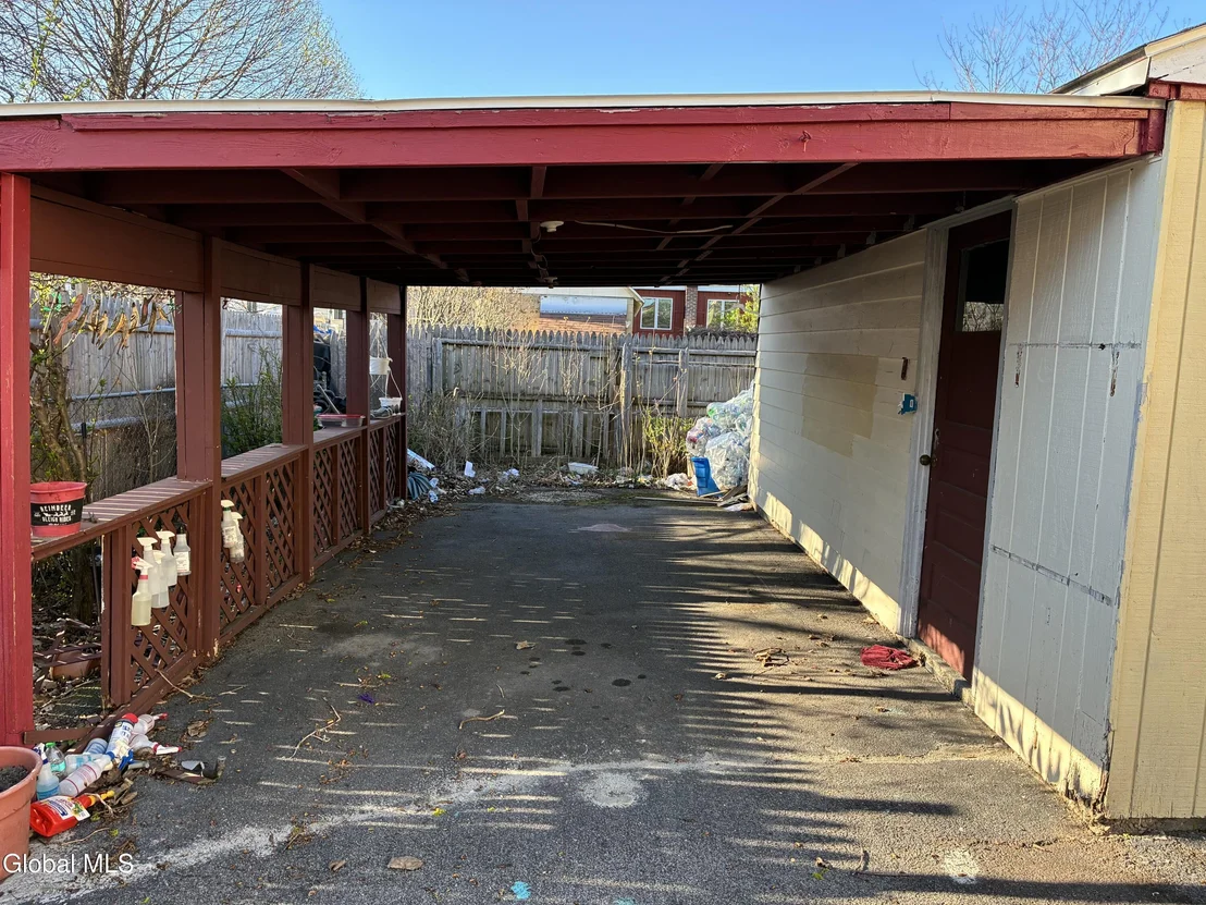 Photo of 817 Holland Road