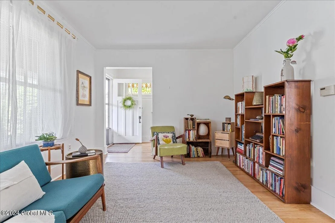 Photo of 1102 Baker Avenue