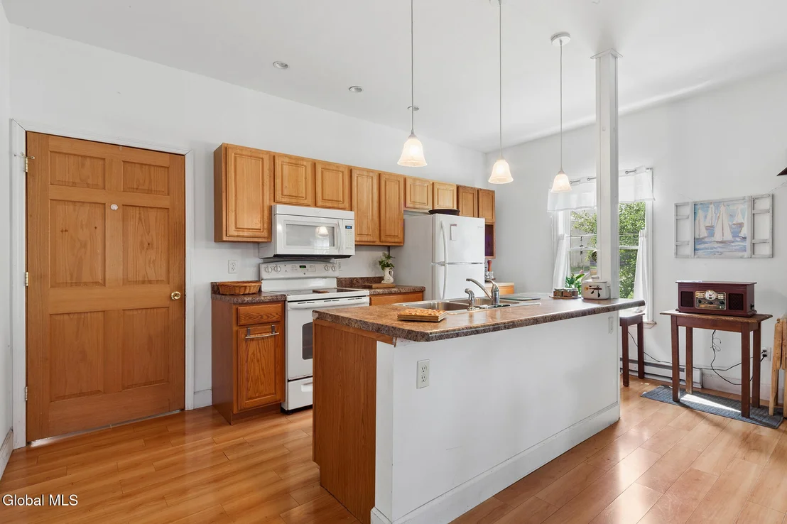 Photo of 102 Pleasant Avenue