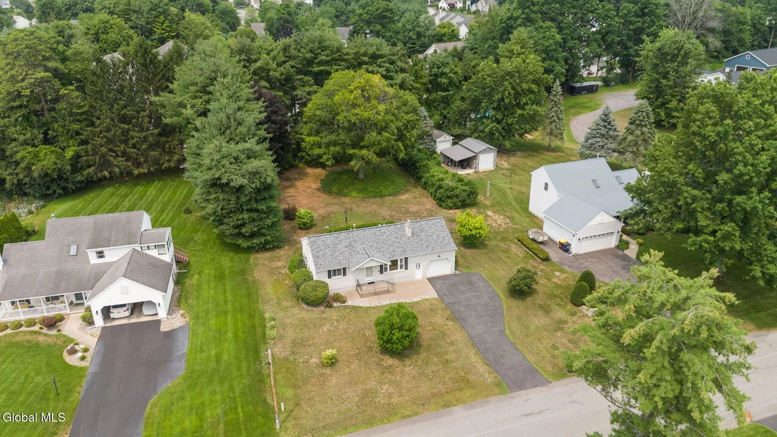 Photo of 2019 Debutante Manor