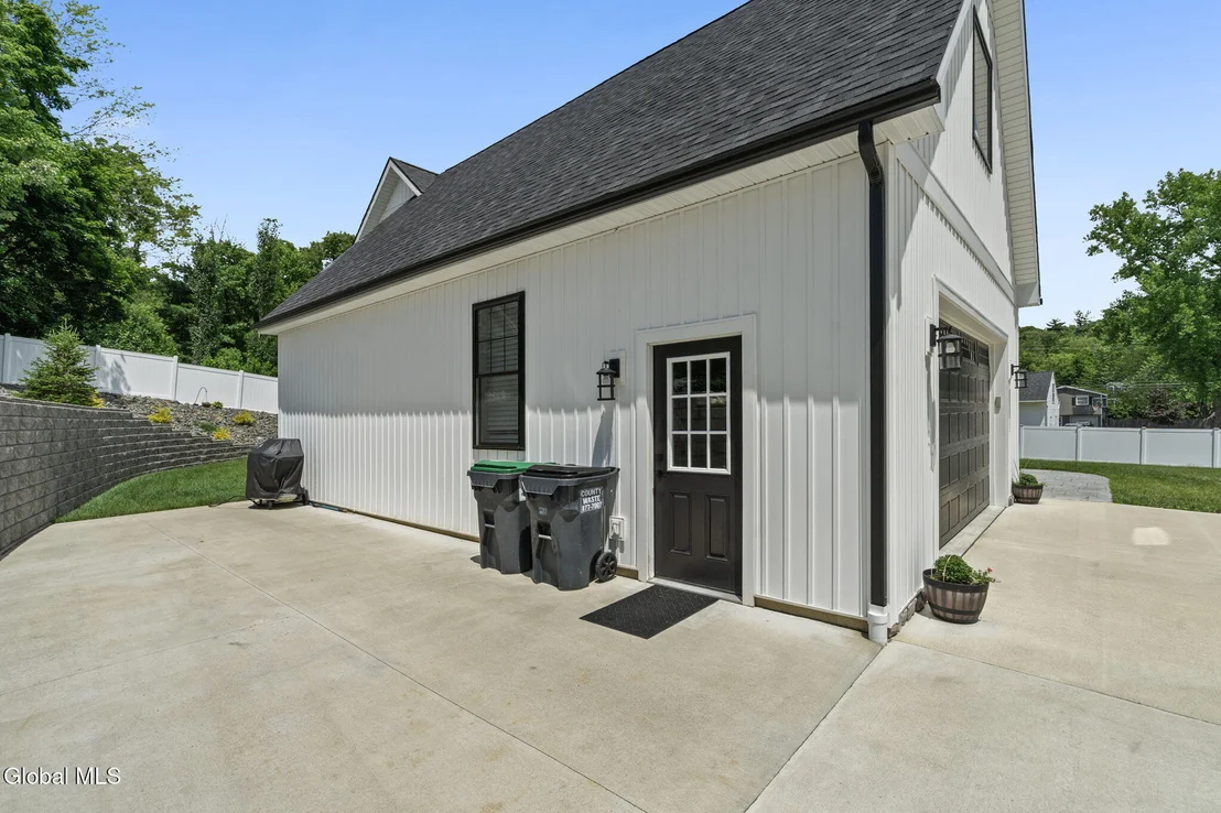 Photo of 1 Londonderry Way