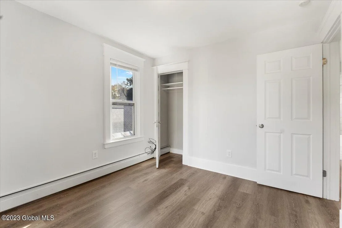 Photo of 160 6th Street