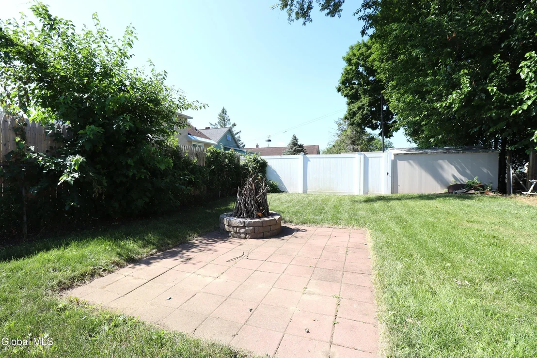 Photo of 319 Melrose Street