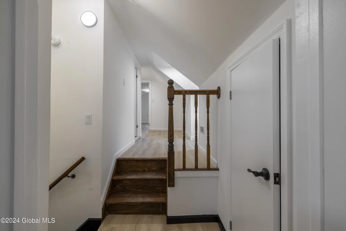 Photo of 1025 Peter Road