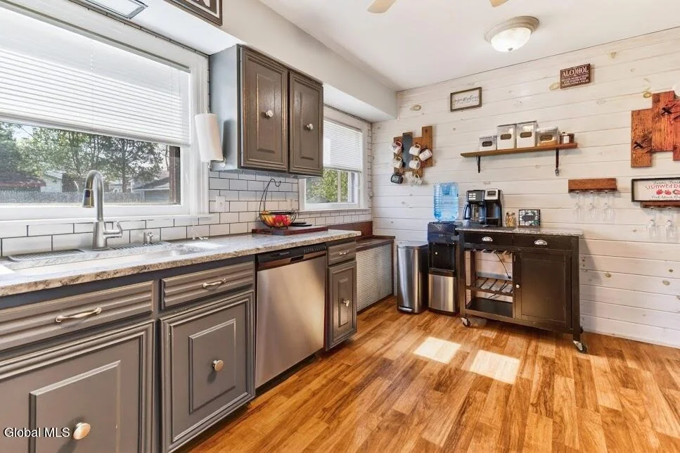 Photo of 2522 Van Dyke Avenue