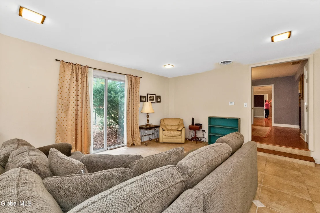 Photo of 7 N Maple Lane