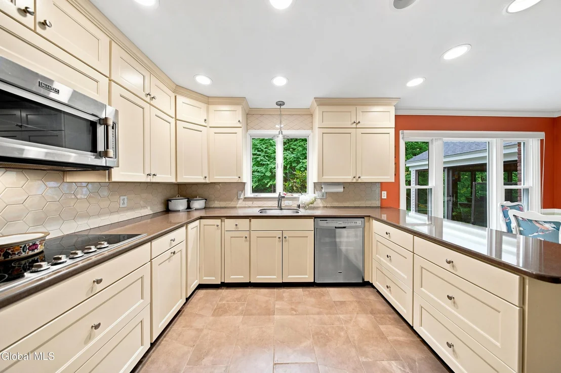 Photo of 7 Macaffer Drive