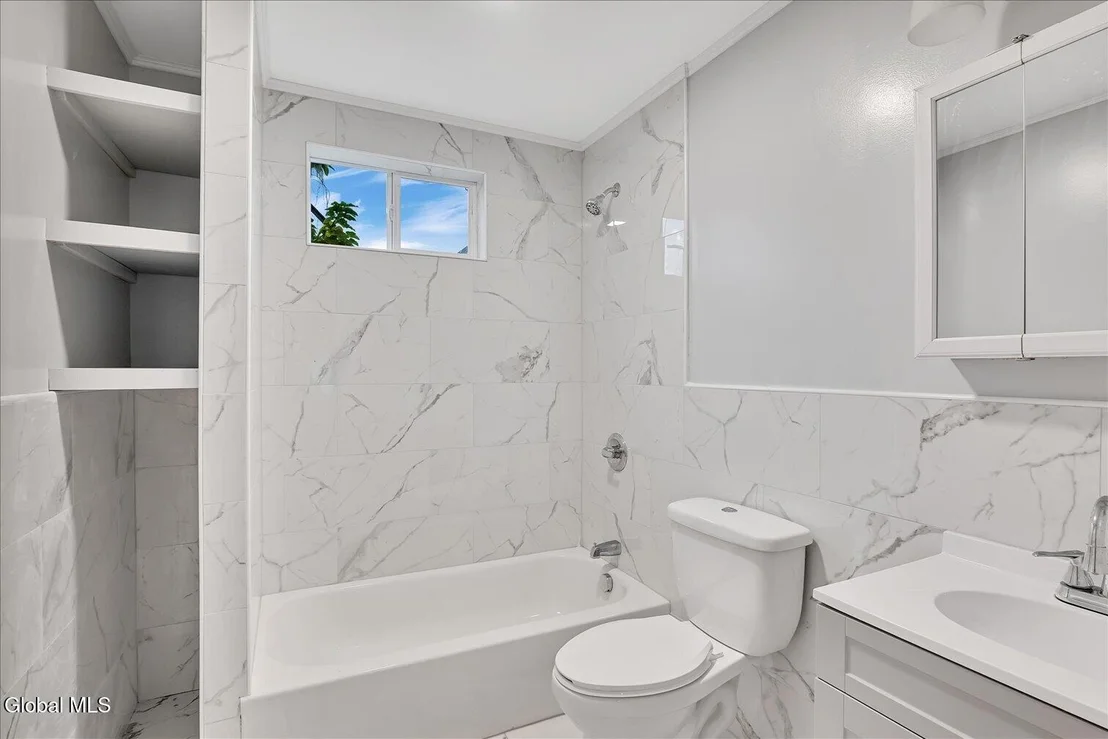 Photo of 27 Robinson Street