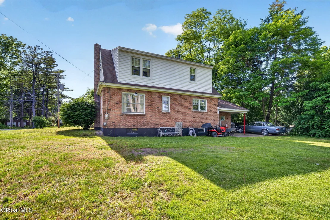 Photo of 2232 Balltown Road