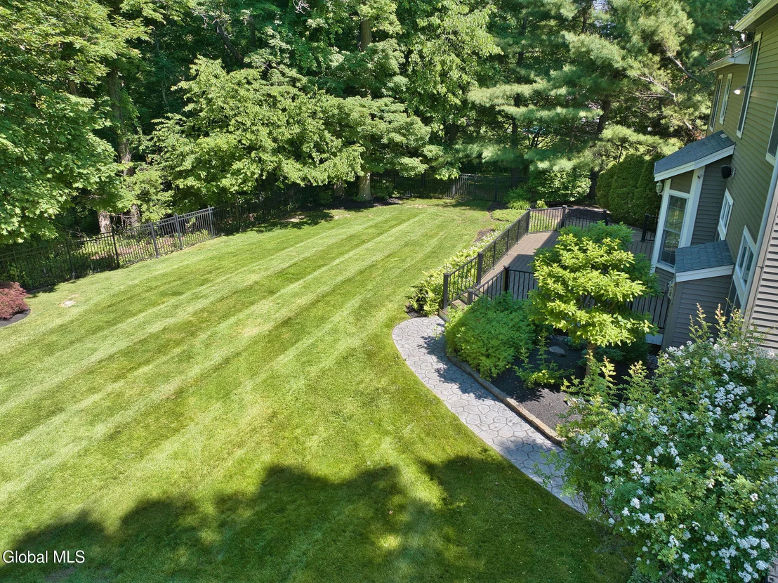 Photo of 10 Whitestone Way