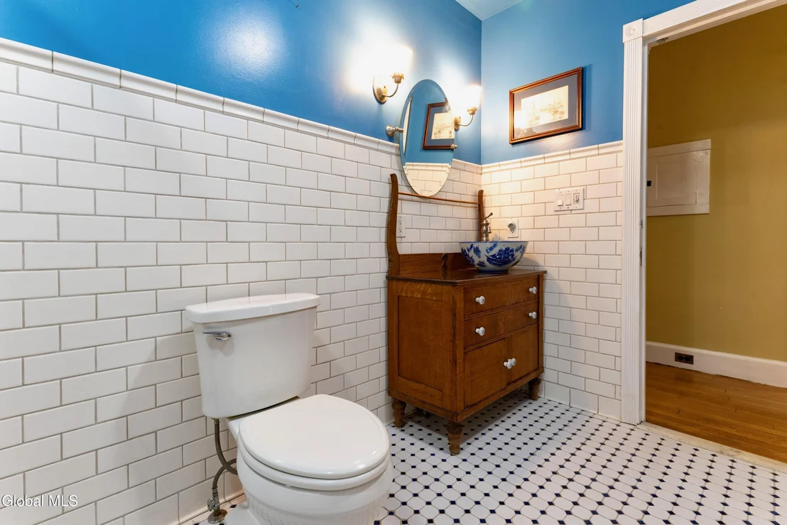 Photo of 6 Morris Avenue