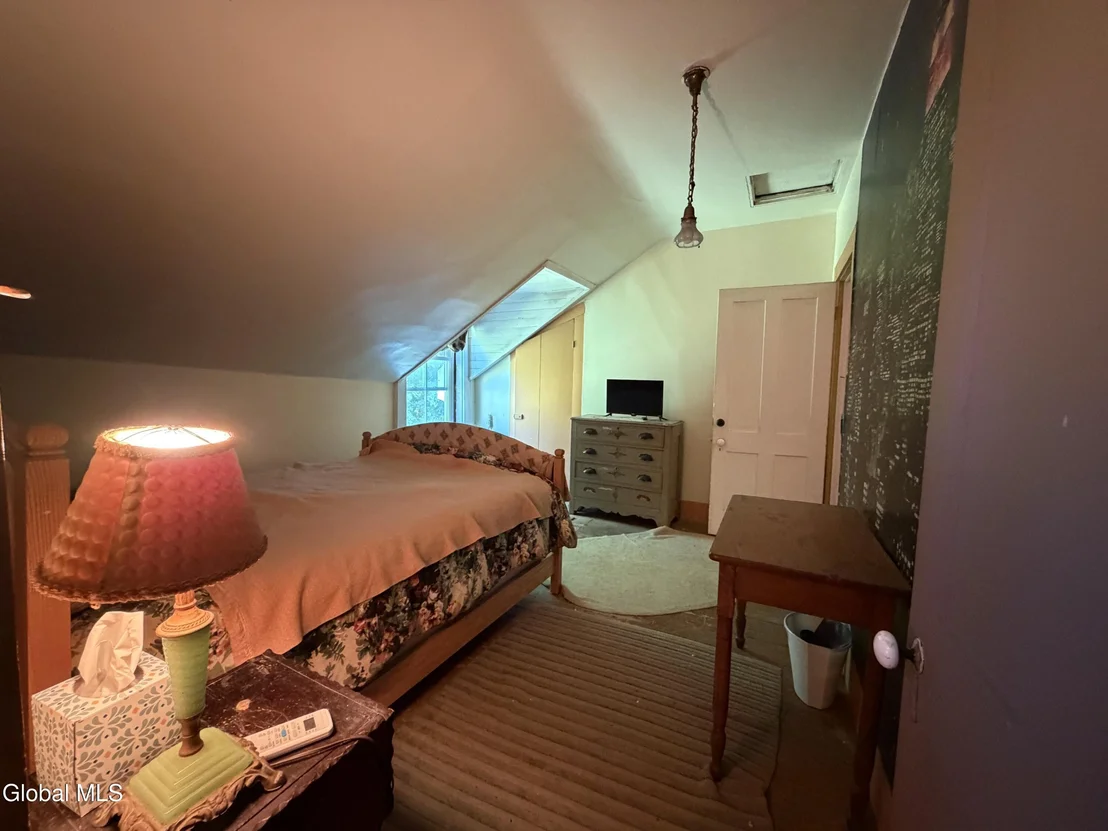 Photo of 2056 Creek Road