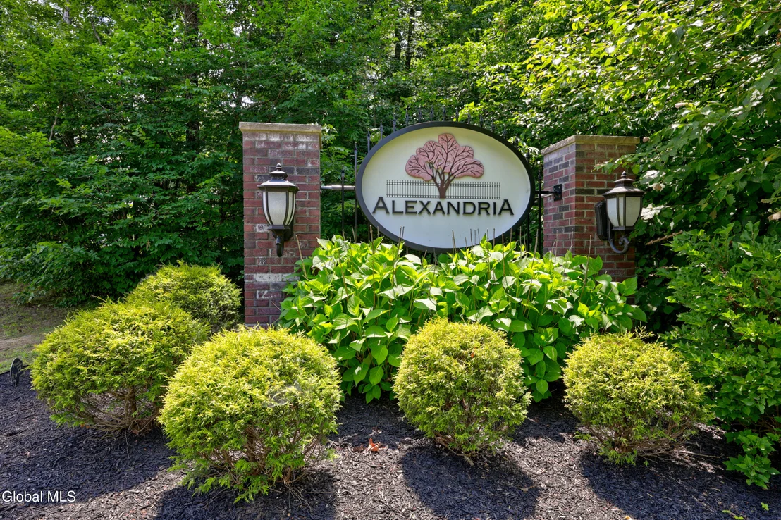 Photo of 30 Greenbrier Way