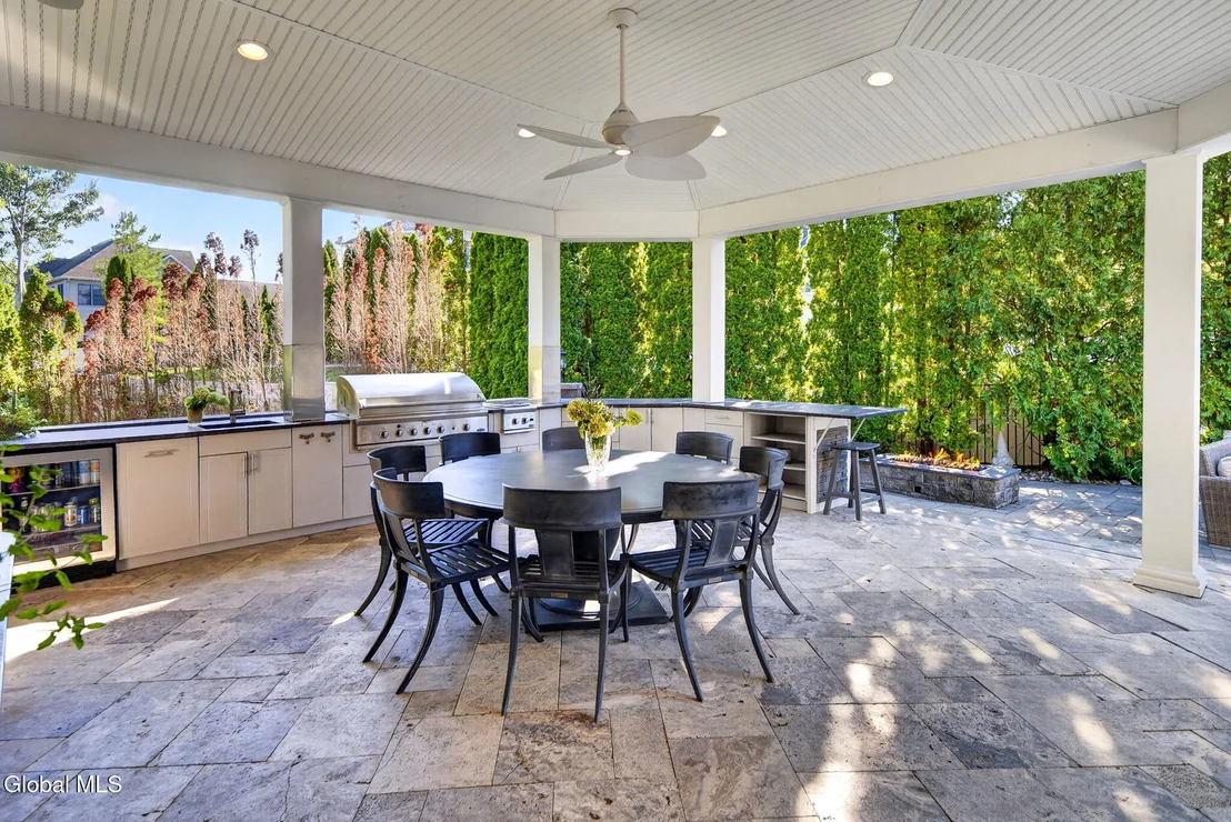 Photo of 245 Menlo Park Road